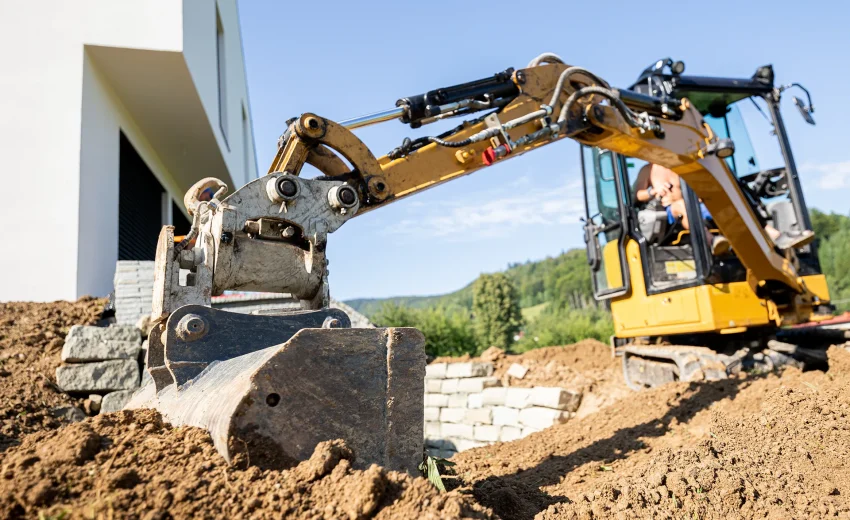 Skuteczne metody wykonywania odwodnienia i drenażu gruntu